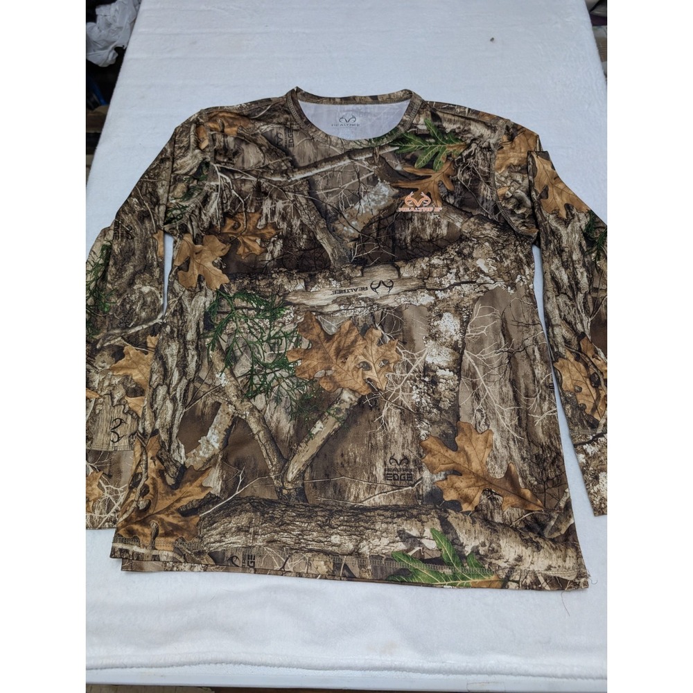 Realtree Camo Long sleeve Hunting T-shirt Size Large Fishing